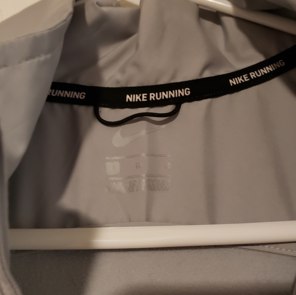 Women |Nike Running Aeroloft Vest - Picture 3 of 5